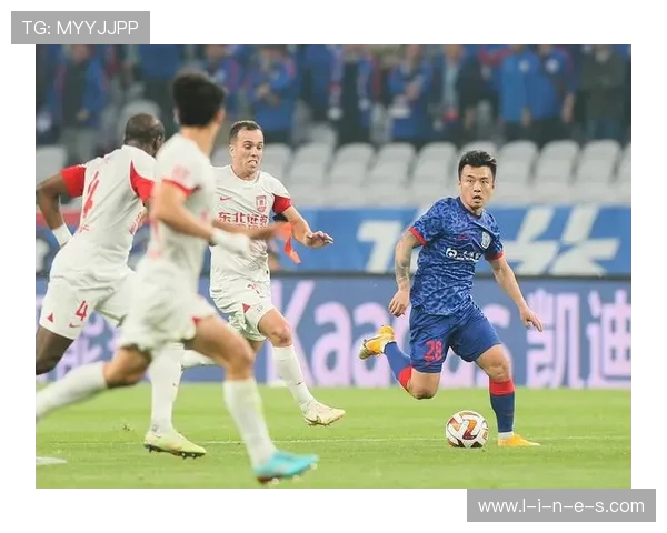 中超弱队逆袭表现稳健,迎来赛季首胜引发强队关注 中超弱队逆袭表现稳健,迎来赛季首胜引发强队关注