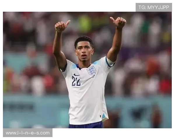 德容与贝林厄姆全能性对比:中场全面性差距与战术角色差异 德容与贝林厄姆全能性对比:中场全面性差距与战术角色差异