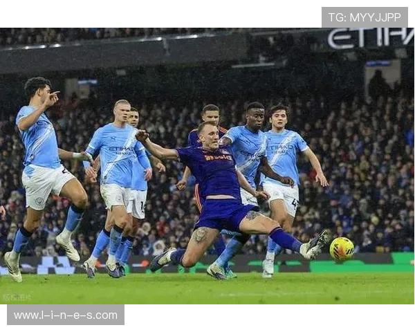 曼城连胜难掩隐忧,核心轮休后防线稳定性面临考验 曼城连胜难掩隐忧,核心轮休后防线稳定性面临考验