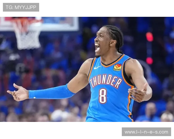 杰伦·威廉姆斯无球跑动制造空位，三分效率领跑同位置侧翼